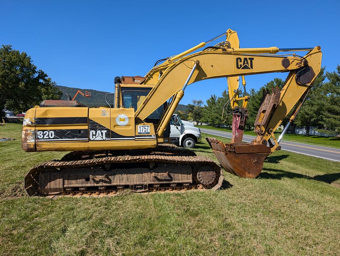 Image of Caterpillar 320L Primary image