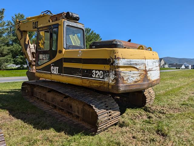 Image of Caterpillar 320L equipment image 2