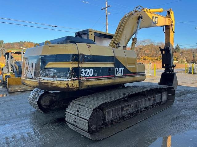 Image of Caterpillar 320L equipment image 4