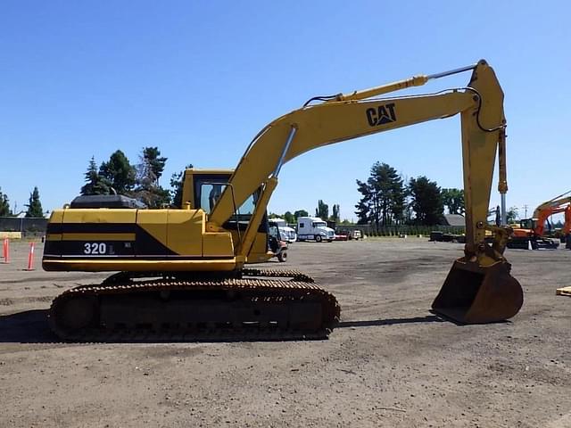 Image of Caterpillar 320L equipment image 2