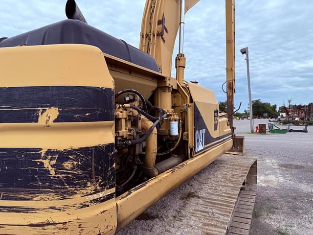 Image of Caterpillar 322BL equipment image 4