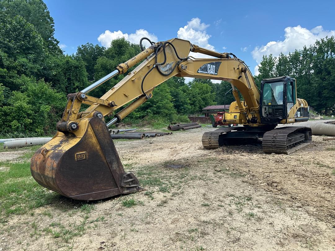 Image of Caterpillar 322C Primary image