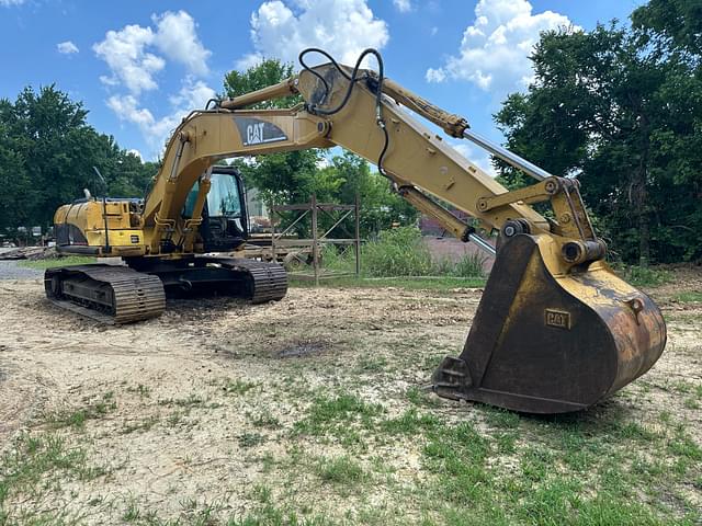 Image of Caterpillar 322C equipment image 1