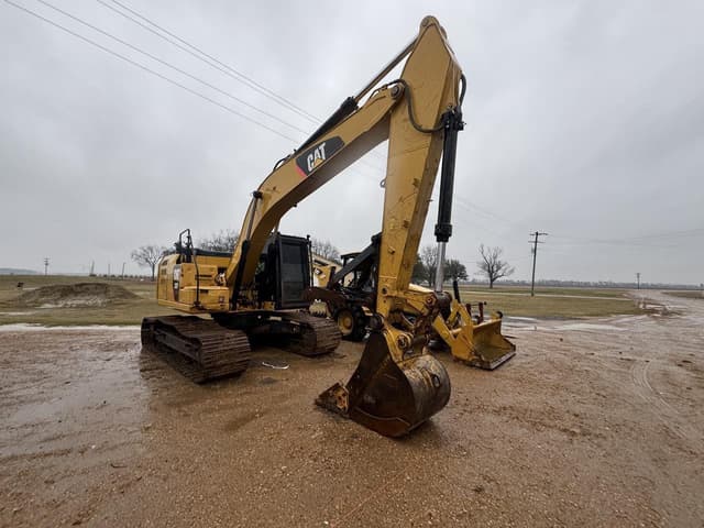 Image of Caterpillar 323FL equipment image 2