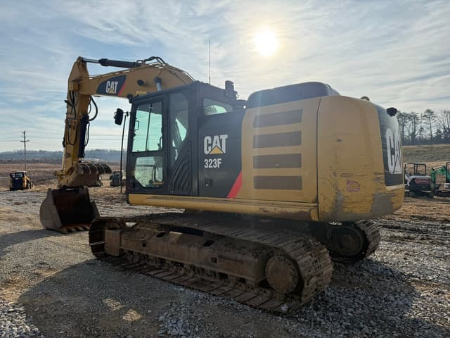 Image of Caterpillar 323FL equipment image 2