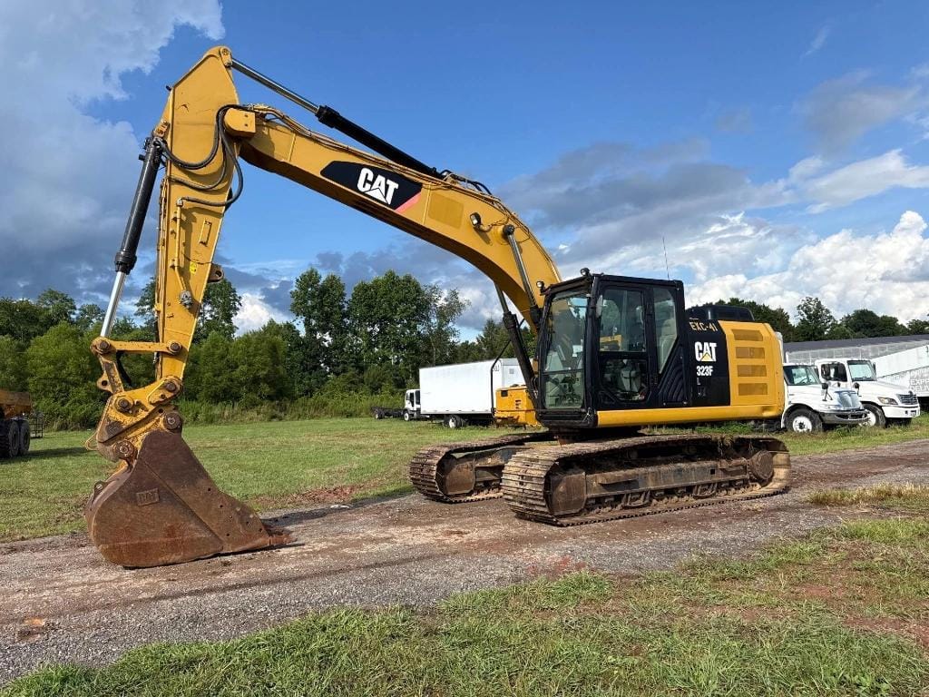 Caterpillar 323FL Equipment Image0