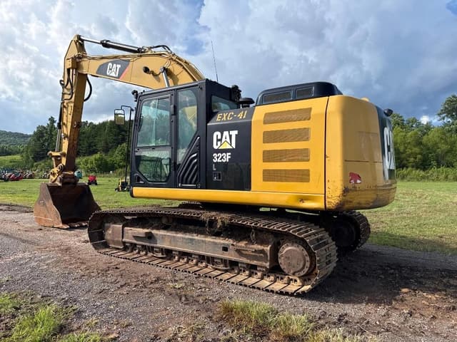 Image of Caterpillar 323FL equipment image 2