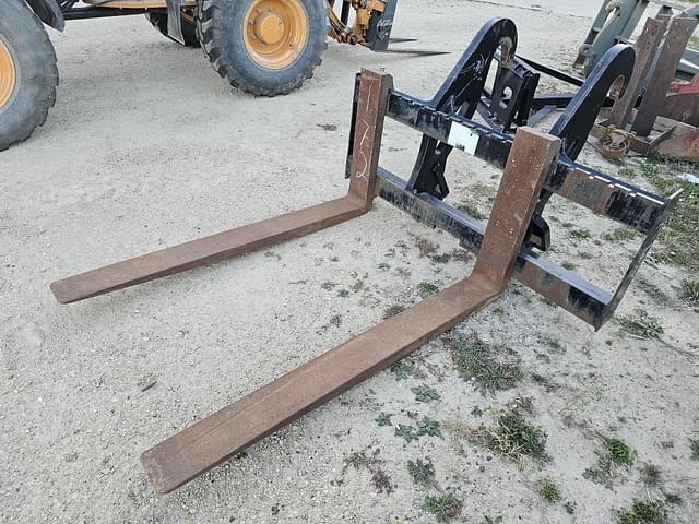 Image of Caterpillar Pallet Forks equipment image 1