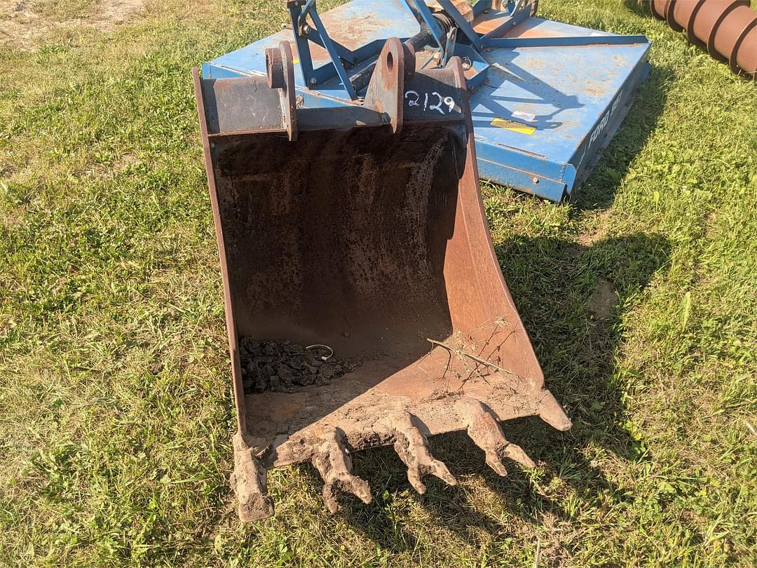 Image of Caterpillar Backhoe Bucket Primary image