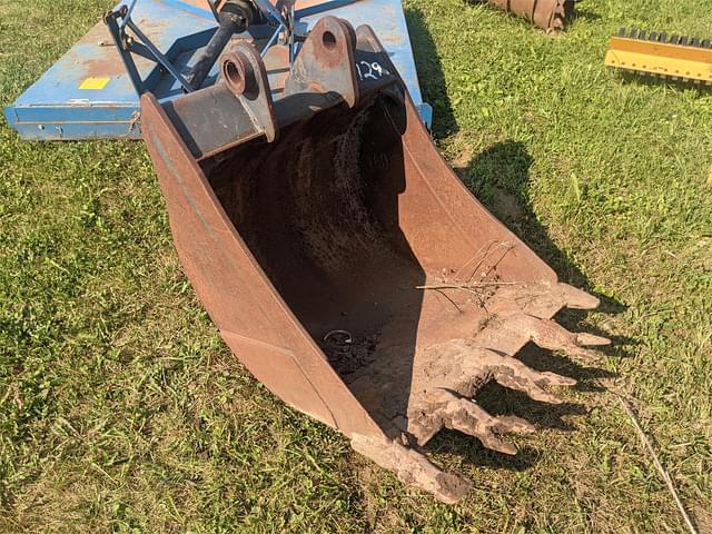 Image of Caterpillar Backhoe Bucket equipment image 1