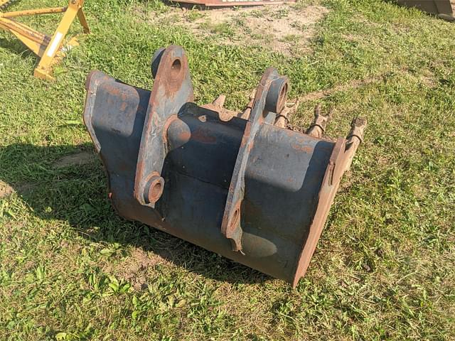 Image of Caterpillar Backhoe Bucket equipment image 3