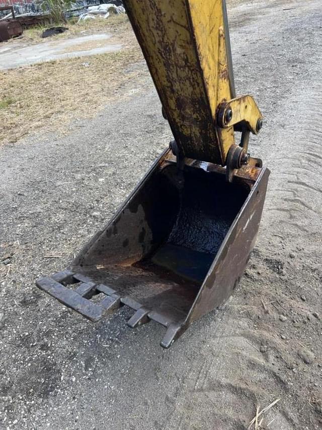 Image of Caterpillar 416B equipment image 3