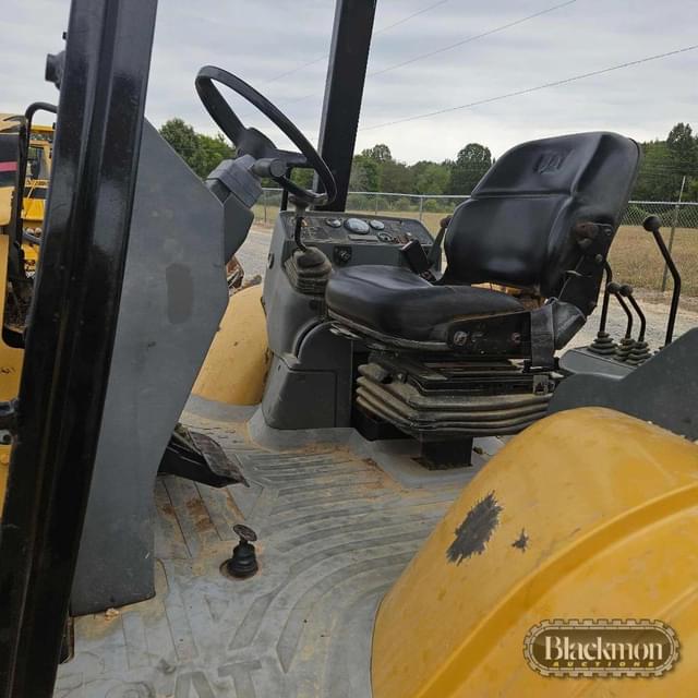 Image of Caterpillar 416C equipment image 3