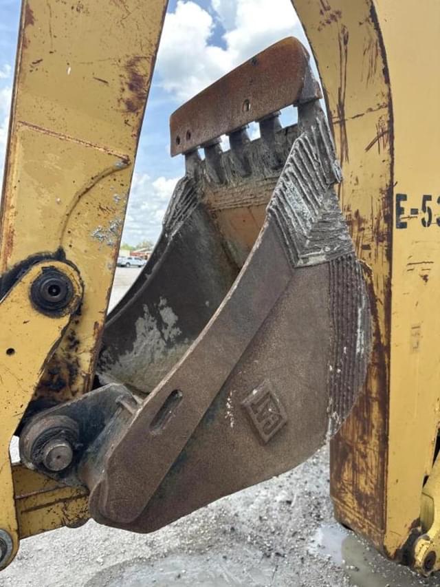 Image of Caterpillar 420D equipment image 3