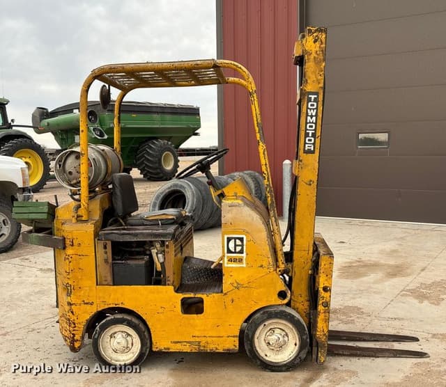 Image of Caterpillar 422S equipment image 3