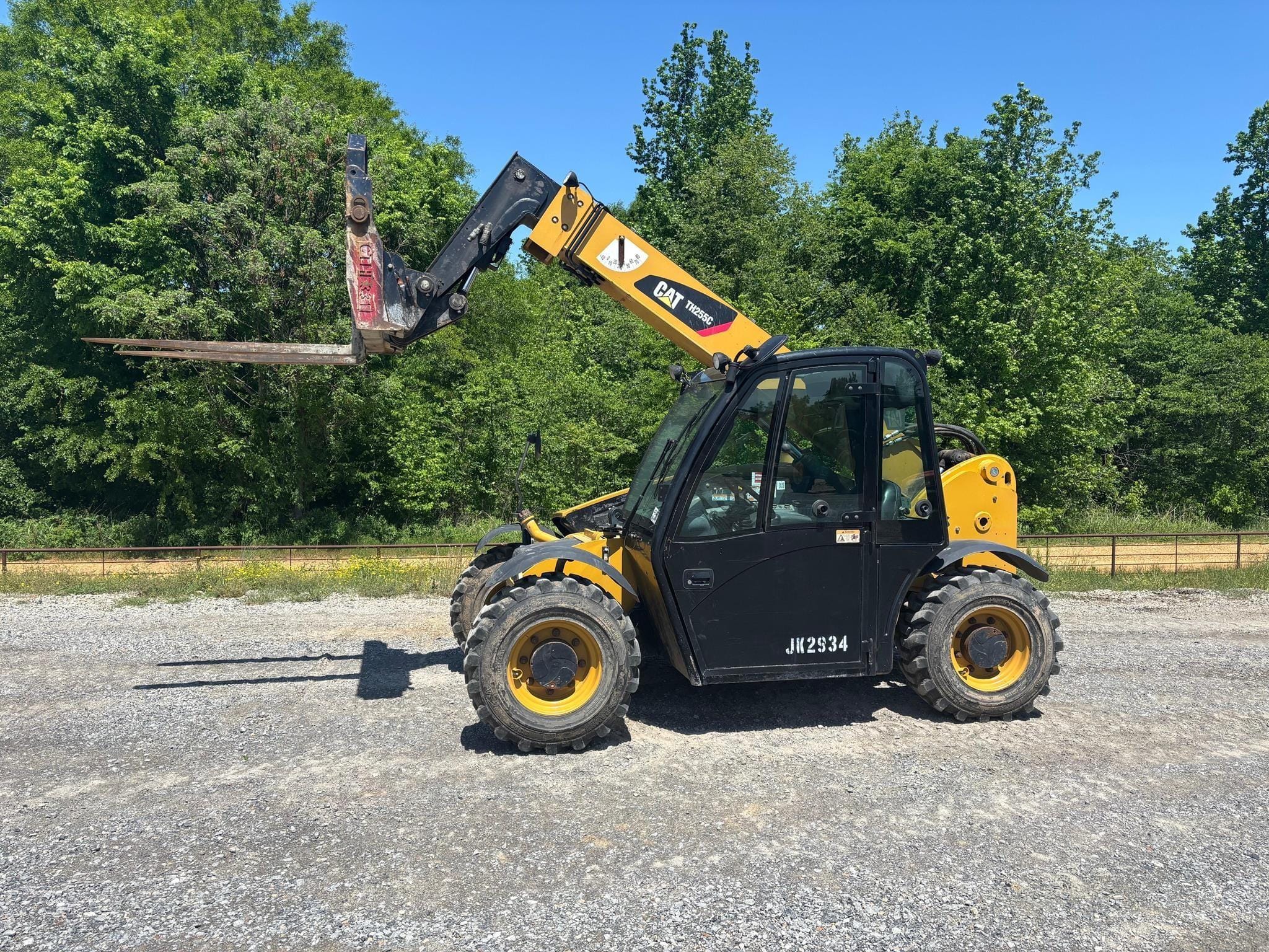 Caterpillar TH255C Equipment Image0