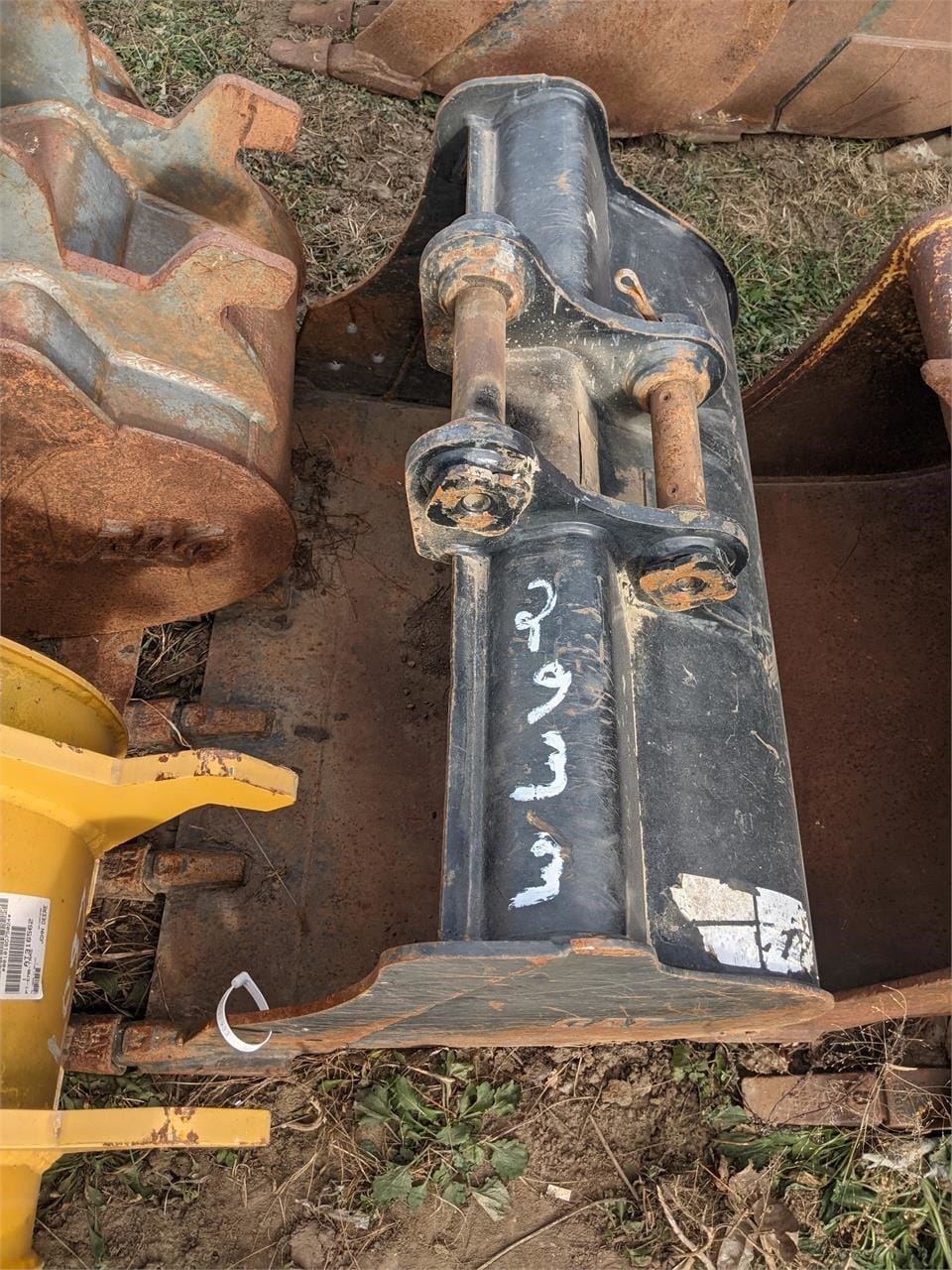 Caterpillar Bucket Equipment Image0