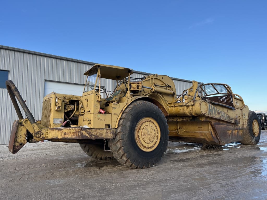 Main image Caterpillar 657