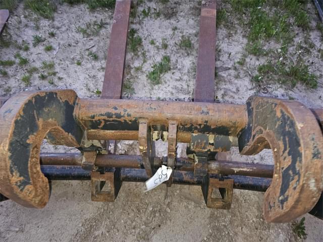 Image of Caterpillar Pallet Forks equipment image 1