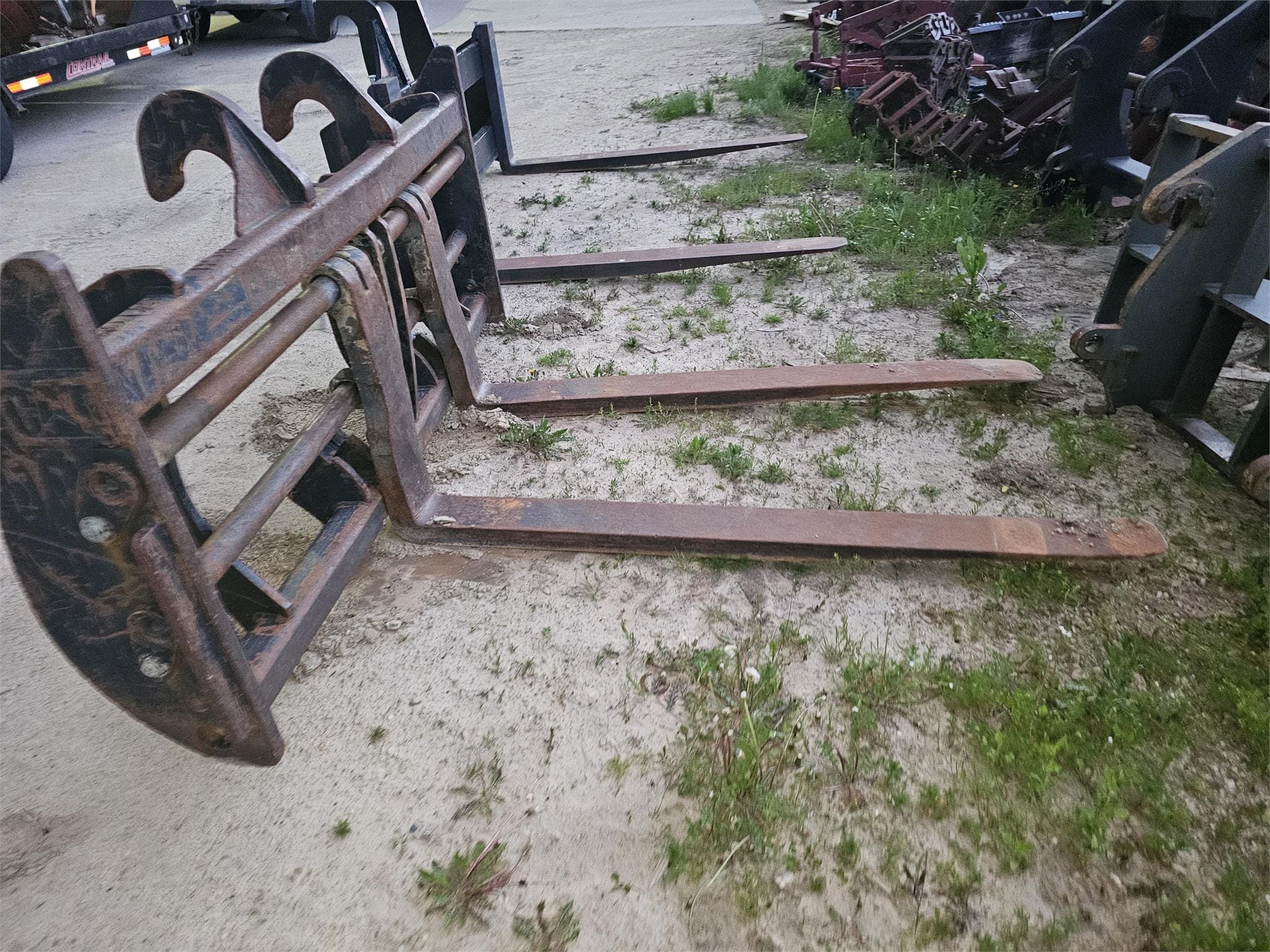 Main image Caterpillar Pallet Forks