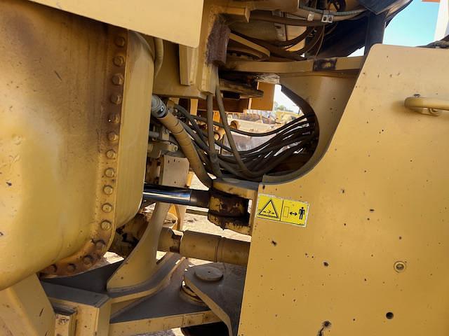 Image of Caterpillar 824H equipment image 4