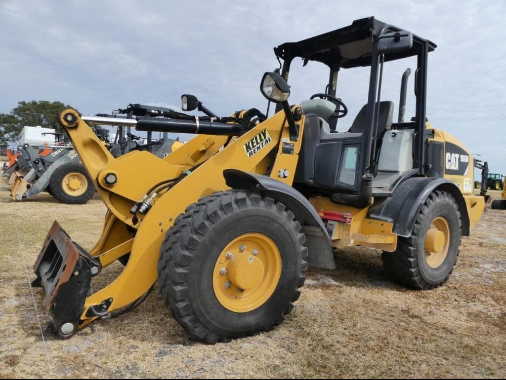 Image of Caterpillar 906M Primary image