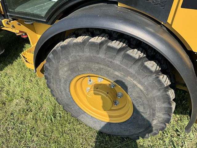 Image of Caterpillar 906M equipment image 4