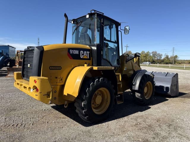 Image of Caterpillar 910M equipment image 4