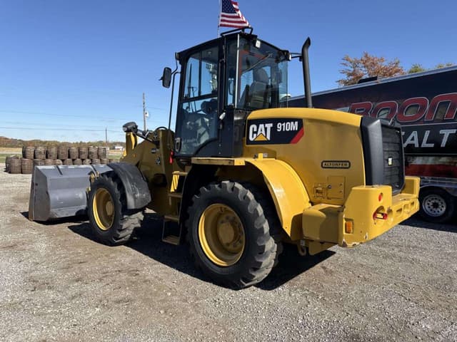 Image of Caterpillar 910M equipment image 2