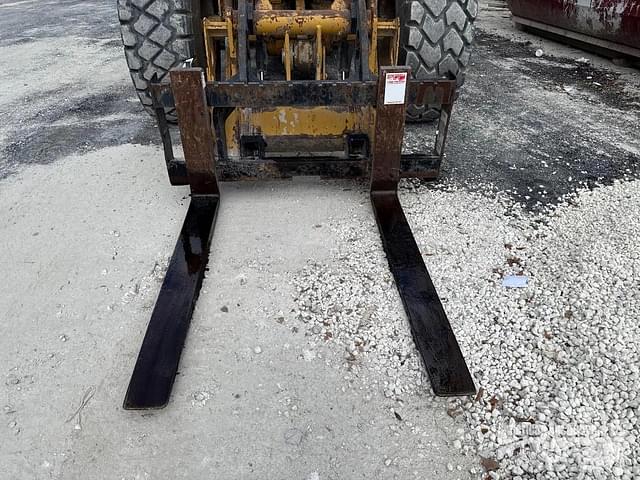 Image of Caterpillar 924K equipment image 2