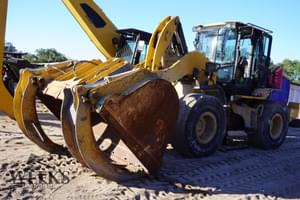 Caterpillar 930M Image