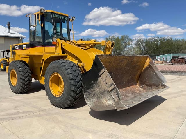 Image of Caterpillar 938F equipment image 1