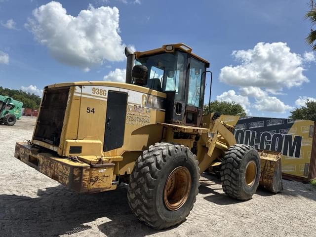 Image of Caterpillar 938G equipment image 2