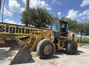 Caterpillar 938G Image