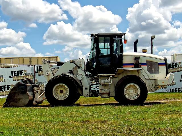 Image of Caterpillar 938K equipment image 1