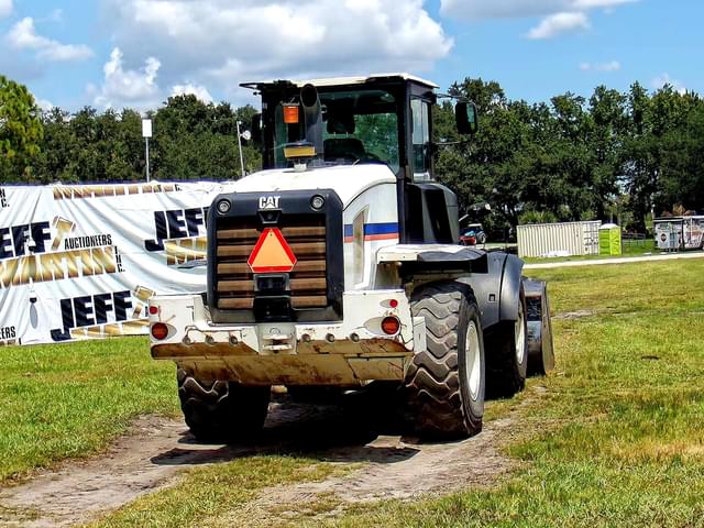 Image of Caterpillar 938K equipment image 4