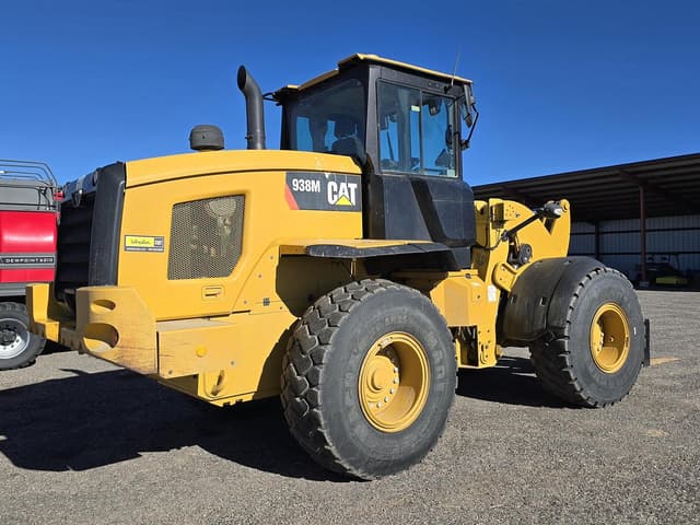 Image of Caterpillar 938M equipment image 2