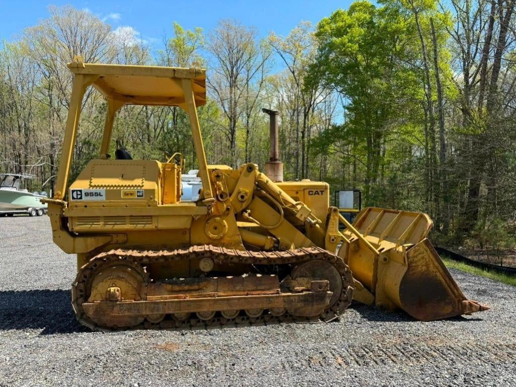SOLD - Caterpillar 955L Lot No. 105 Construction with --- Hrs | Tractor ...