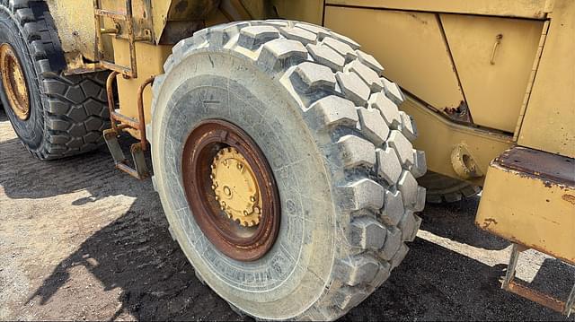 Image of Caterpillar 966D equipment image 4