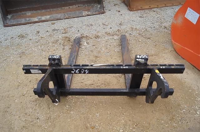 Image of Caterpillar Pallet Forks equipment image 1