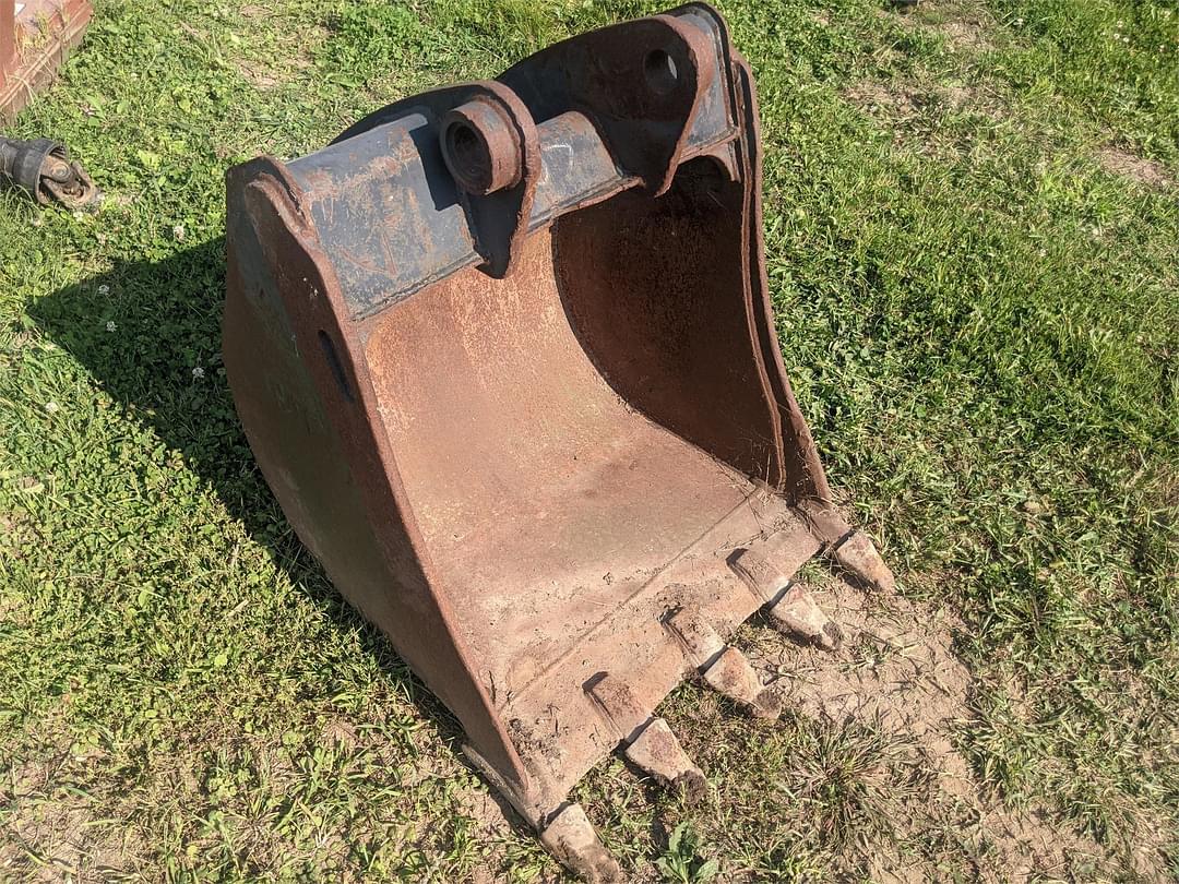 Image of Caterpillar Backhoe Bucket Image 1