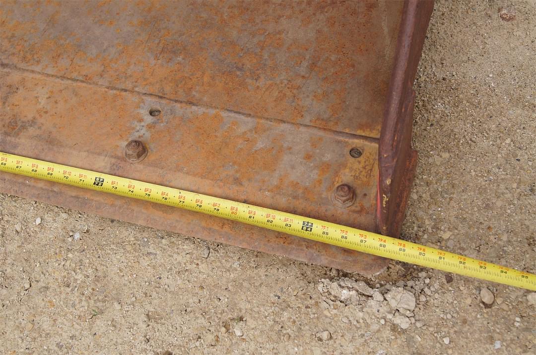 Image of Caterpillar Bucket Image 1