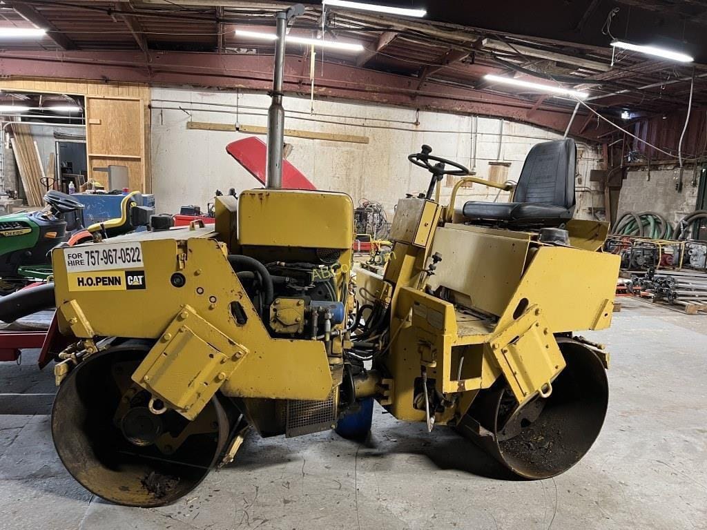 Main image Caterpillar CB-214