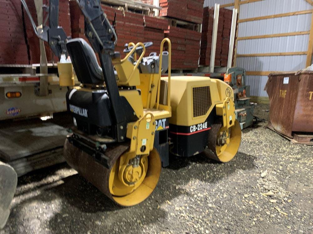 Main image Caterpillar CB-224E