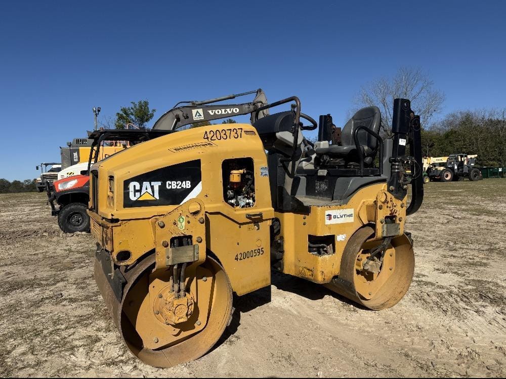 Caterpillar CB24B Equipment Image0