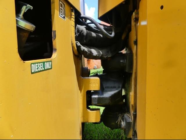 Image of Caterpillar CB34 equipment image 4