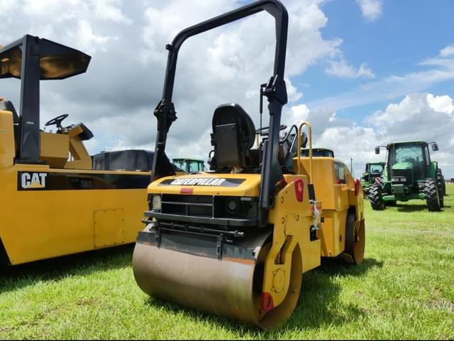 Image of Caterpillar CB34 equipment image 2