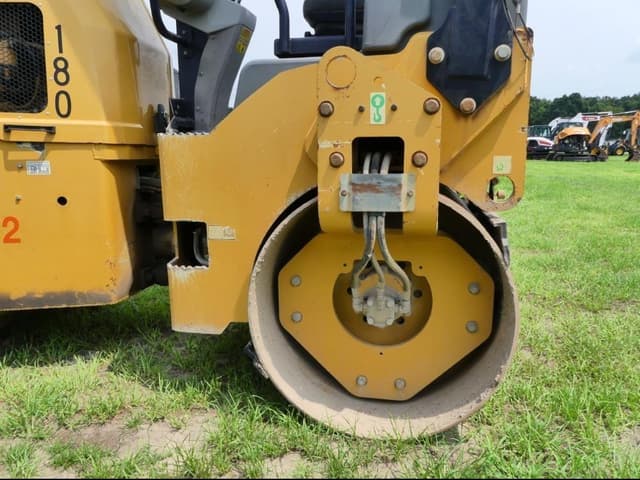 Image of Caterpillar CB34B equipment image 4