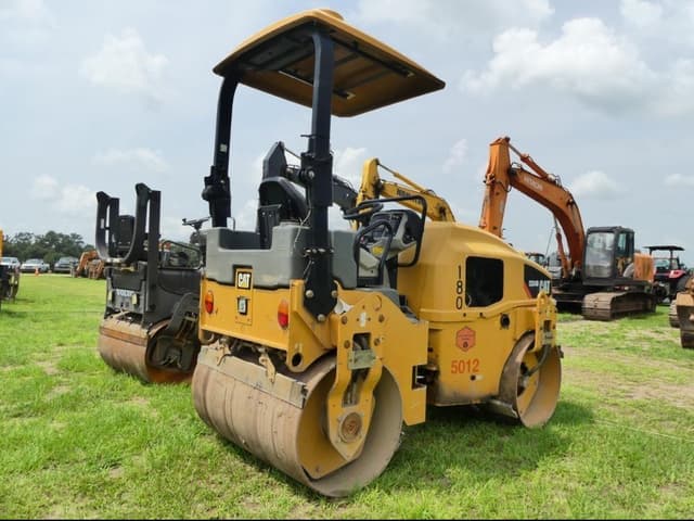 Image of Caterpillar CB34B equipment image 2