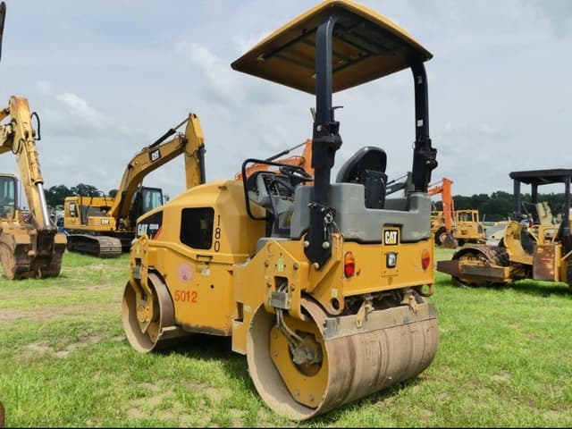 Image of Caterpillar CB34B equipment image 3